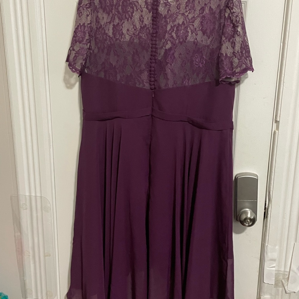 Bust: 51”
Hips:53.5”
Waist:45.25”